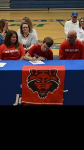 Congratulations to Mason Smith on signing a national letter of intent to run cross country and track at Arkansas State University. 