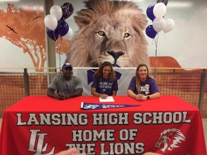 Congratulations to Victoria Robinson as she signed her national letter of intent to compete in Track & Field at Kansas State University next Fall.